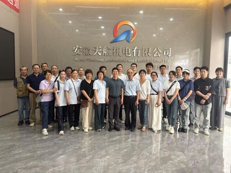 工程训练中心组织教师赴企业调研...