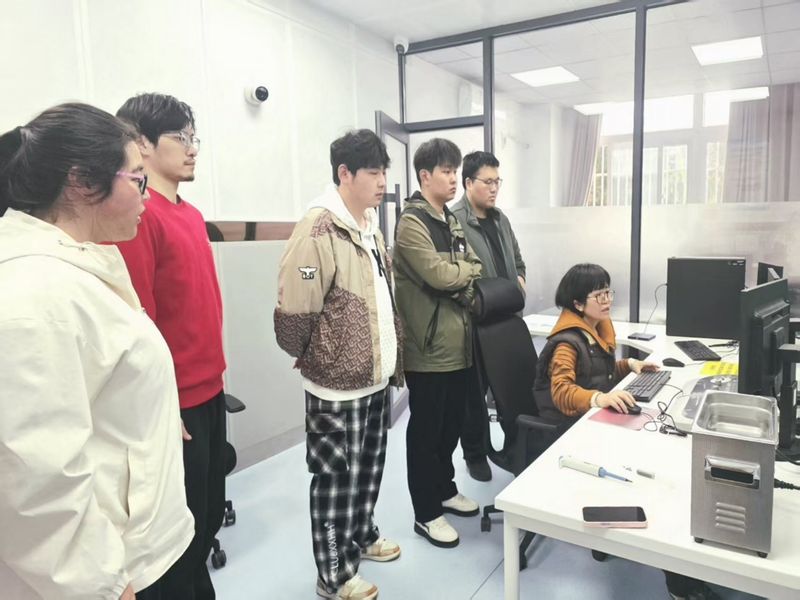 学校成功举办第12期大型仪器设...