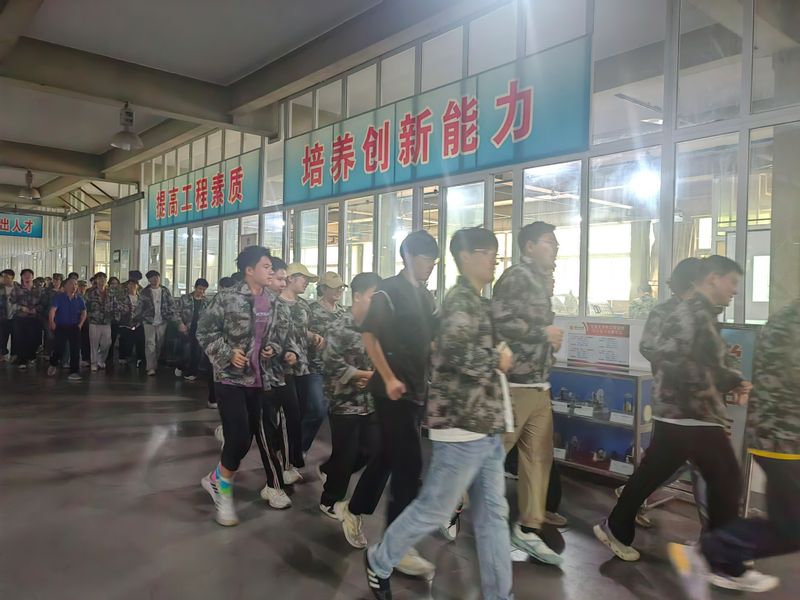 工程训练中心开展应急疏散演练活...